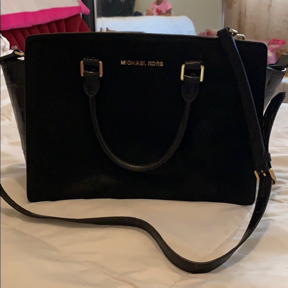 Black Michael Kors bag
